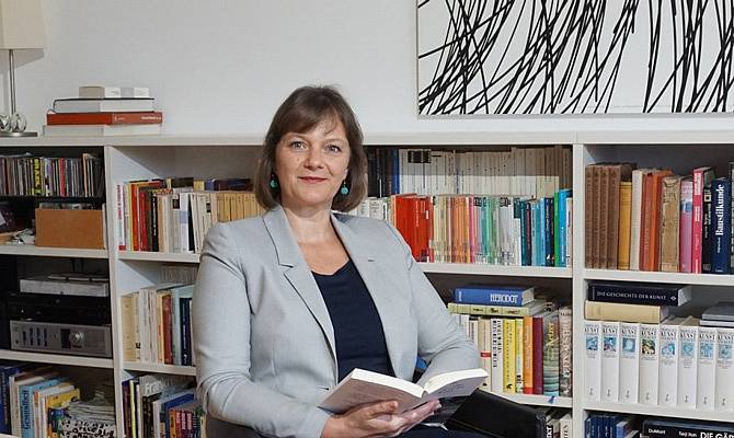 Portraitfoto von Brigitte Marsteurer