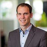 Portraitfoto von Franz Werner in Hemd und Krawatte